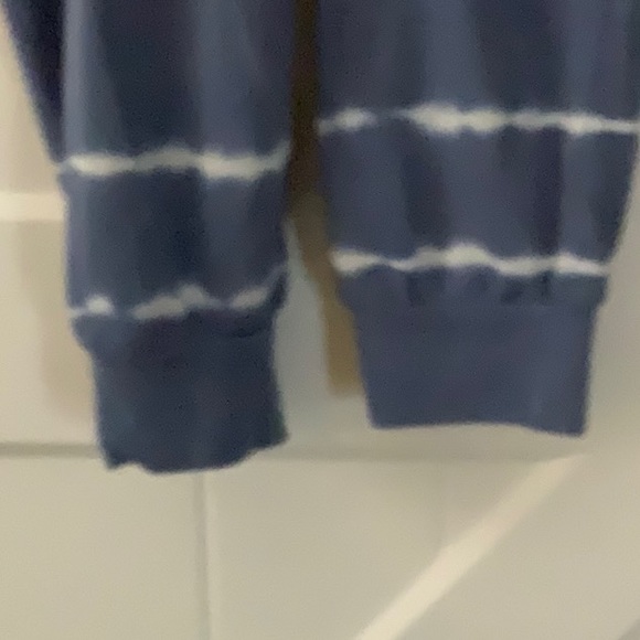 LIVI by Lane Bryant Hoodie/jogger set.  Hoodie size 22/24, joggers size 14/16 - Picture 5 of 5